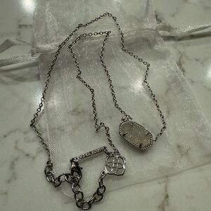 Kendra Scott necklace